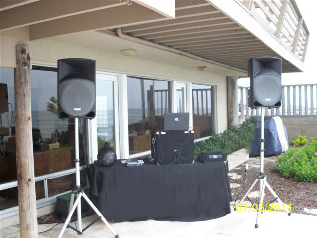 Ocean-View-Villas-Wedding-Reception-DJ-Set-up