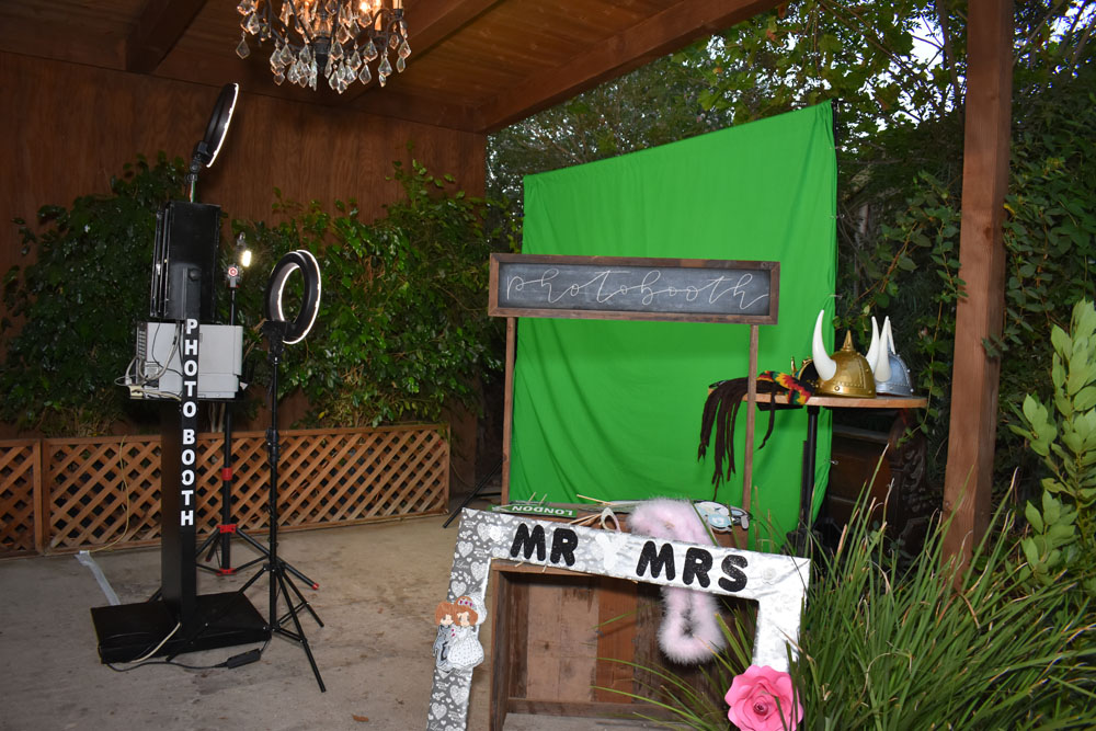 my djs green screen photo booth wedding